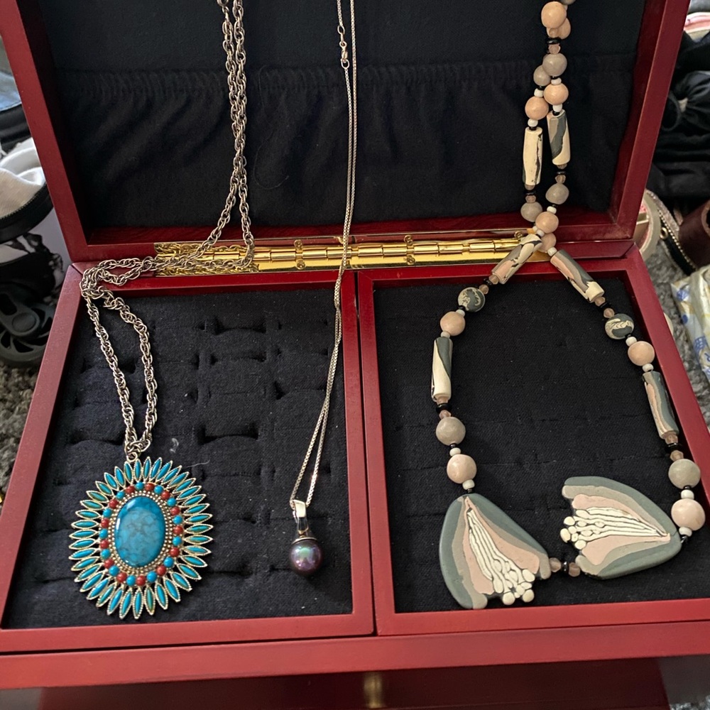 Statement Necklaces - image 1